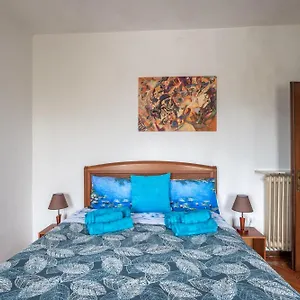 The River Bank House - Casa Con Vista Argine Alloggio in famiglia